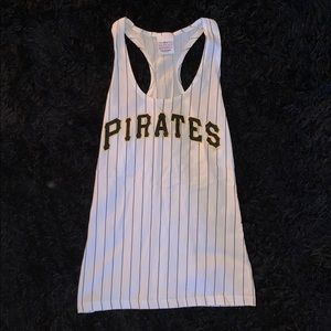 Pirates Top